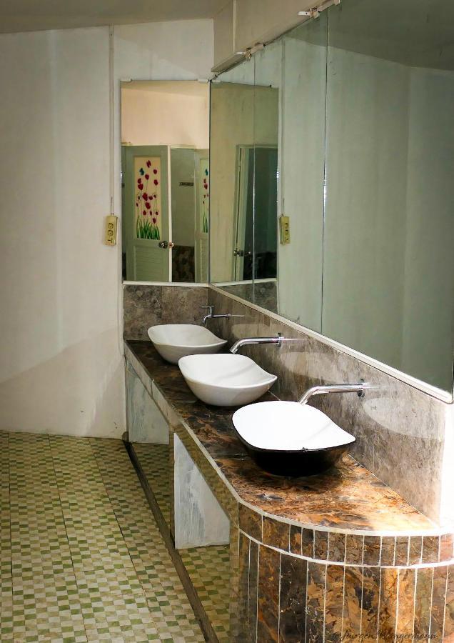 Mandalika Queen Hostel Kuta  Bagian luar foto