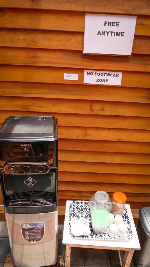 Mandalika Queen Hostel Kuta  Bagian luar foto