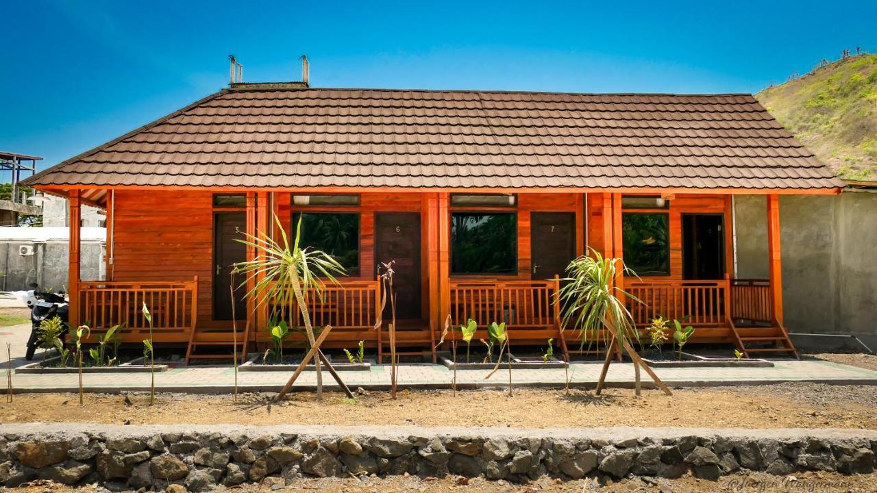 Mandalika Queen Hostel Kuta  Bagian luar foto